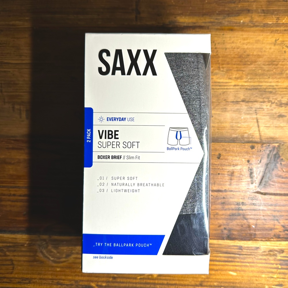 SAXX Men’s VIBE Super Soft Boxer Brief slim fit size Large. Two pack.
